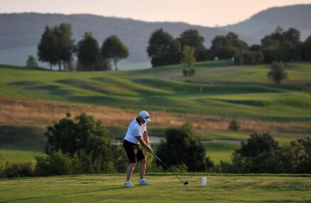 Golf Resort Karlštejn aneb krásné výhledy z Voškovského vrchu